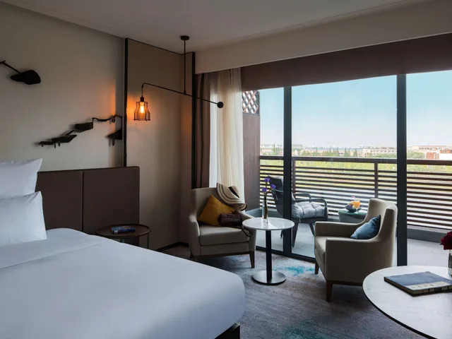 Deluxe, King Bed, Pullman Zhouzhuang 6/10