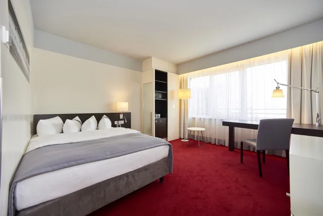 غرفة قياسية بسرير كينج، Holiday Inn Berlin Airport Conference Centre Formerly Holiday Inn Berlin International Airport 5/10