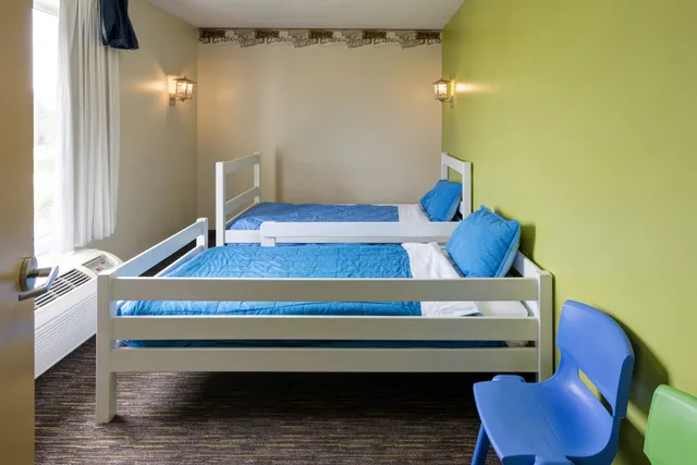 Kids Suite, King Bed، Holiday Inn Express And Suites East Wichita I 35 Andover 2/2