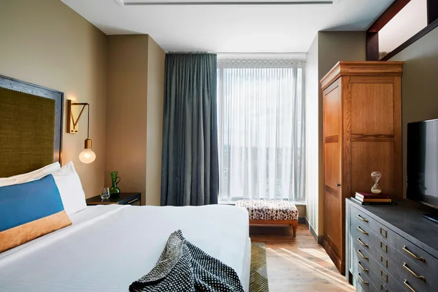 جناح جونيور، Hotel Zachary Chicago a Tribute Portfolio Hotel 1/1