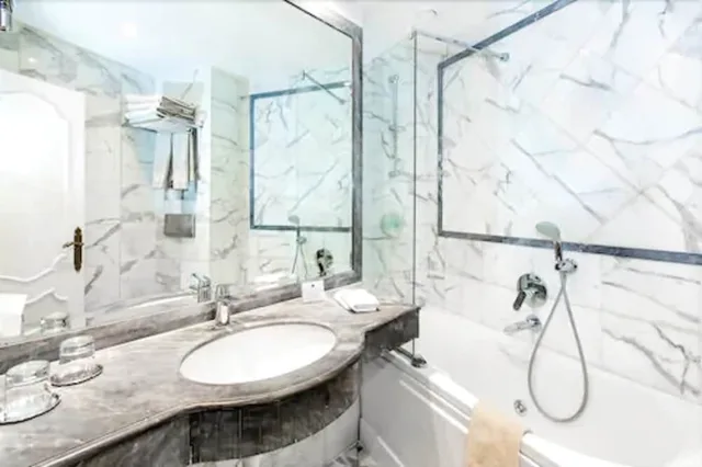 غرفة سوبيريور بسريرين منفصلين، Hotel Eiffel Trocadero 5/6