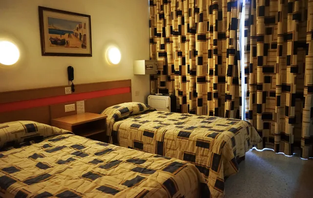 غرفة بسريرين منفصلين، The St. Georges Park Hotel 2/3