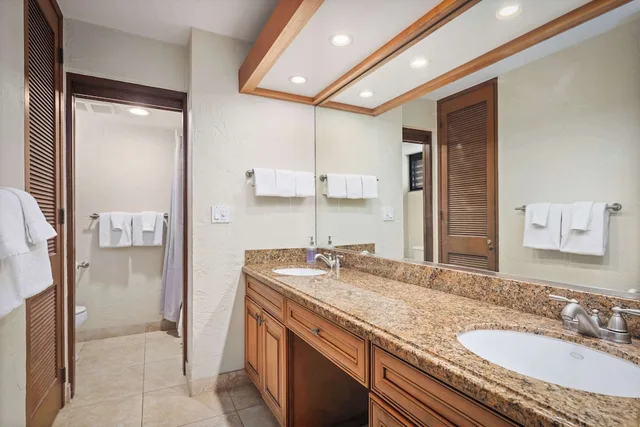 2 Bedrooms, Suite, King and Twin Beds, Ocean Front، Aston At Papakea Resort 2/2