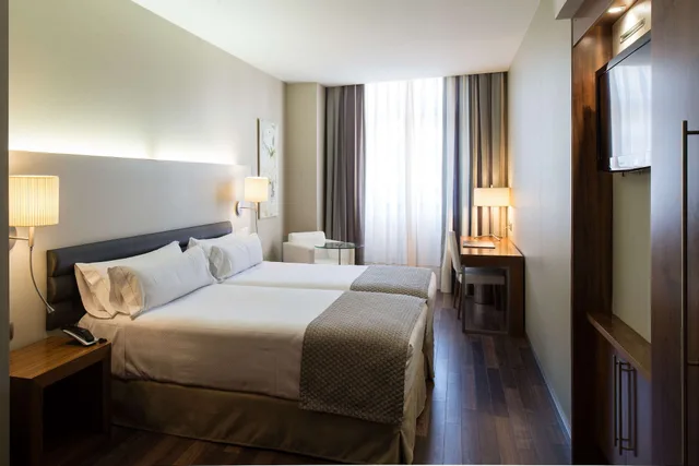 غرفة بسريرين منفصلين، Hotel Catalonia Ramblas 3/8