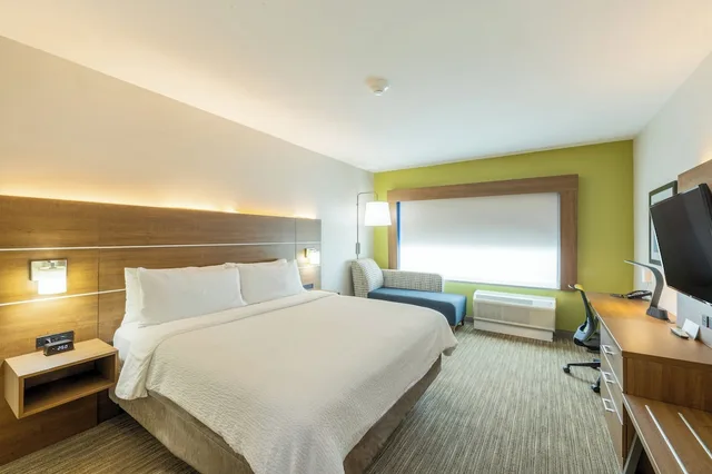 غرفة قياسية بسريرين كوين، Holiday Inn Express Suites Lindale 1/5