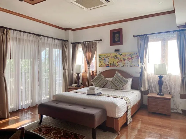 Deluxe, Suite, Balcony, Baan Huen Phen 4/10