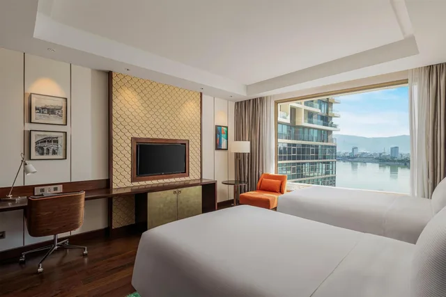 غرفة بسريرين كوين بإطلالة على النهر، Hilton Da Nang 3/7