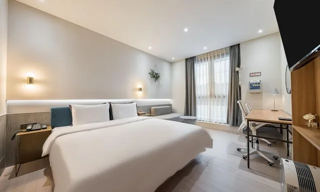 غرفة ديلوكس بسرير كينج، Brown Dot Hotel Masan 1/5