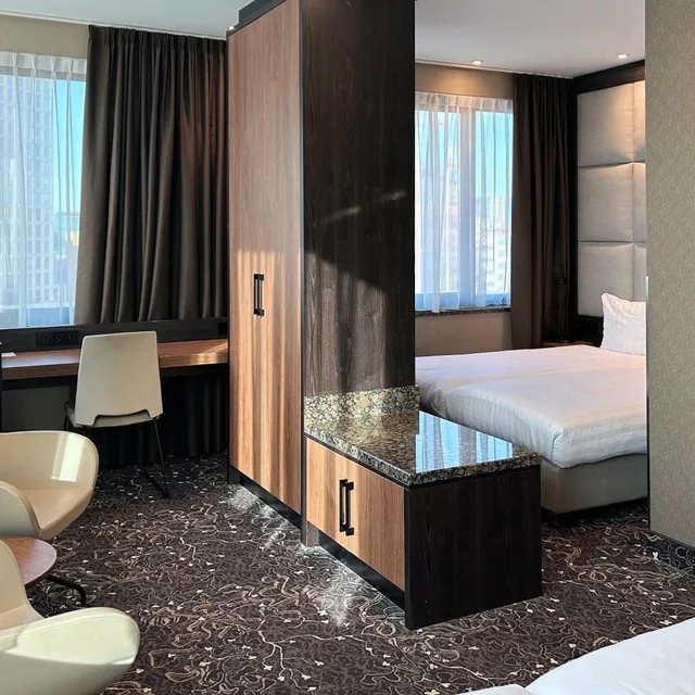 غرفة رباعية، Hotel Levell 6/7
