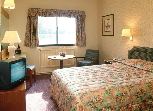 Standard, Double Bed, Britannia Hotel Newcastle Airport 3/4