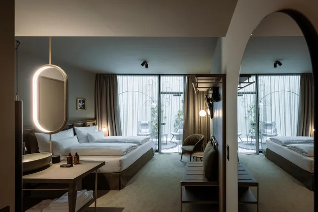 غرفة بسرير مزدوج بشرفة، Hotel Weisses Kreuz Innsbruck 2/2
