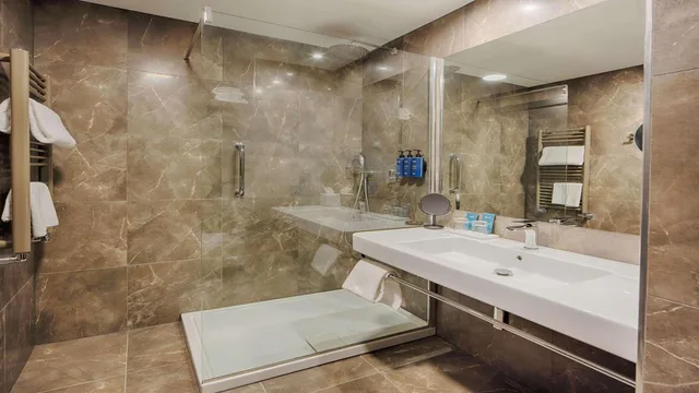غرفة سوبيريور بسرير كوين، Radisson Blu Plaza Hotel Ljubljana 7/10