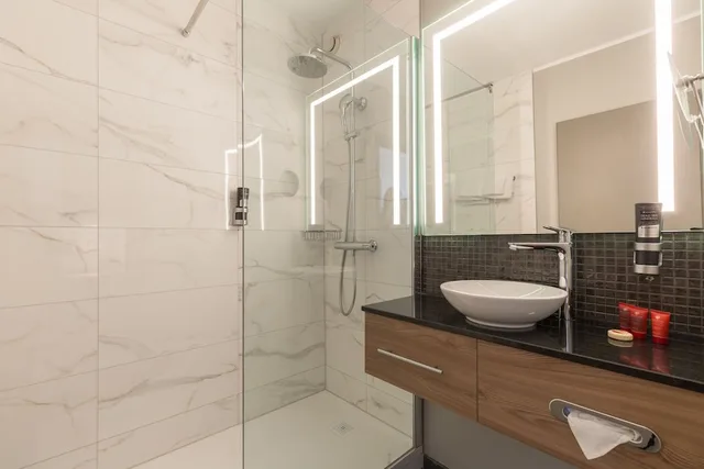 استوديو بأربعة أسرّة وسريرين منفصلين، Leonardo Hotel Antwerp 5/6