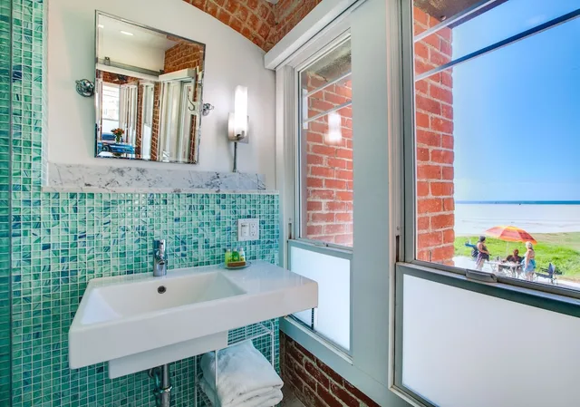 Junior Suite, Studio, Queen Bed, Ocean Front، Venice Breeze Suites 3/3