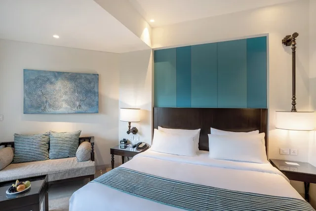غرفة بريميوم بسرير كينج بإطلالة على المسبح، HOLIDAY INN RESORT BALI BENOA 7/10