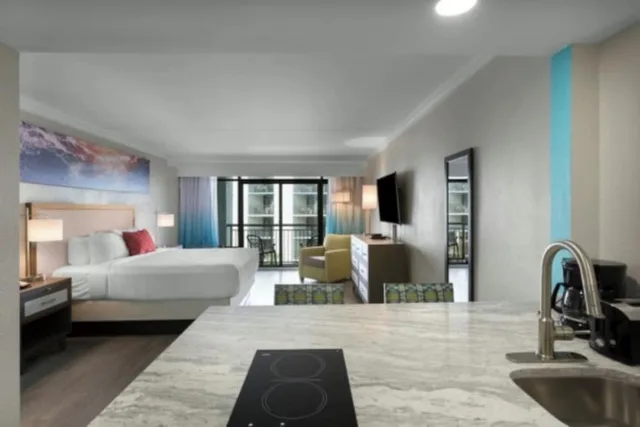 Deluxe, King Bed, Resort View، Grande Cayman Resort 2/3