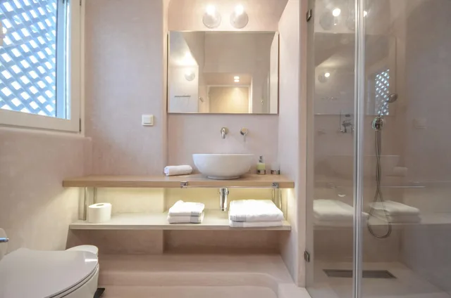 جناح جونيور بإطلالة جزئية على البحر، Antony Suites 7/7