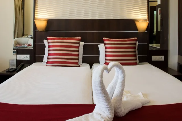 غرفة تنفيذية بسرير مزدوج، HOTEL SURYA ROYAL 2/3