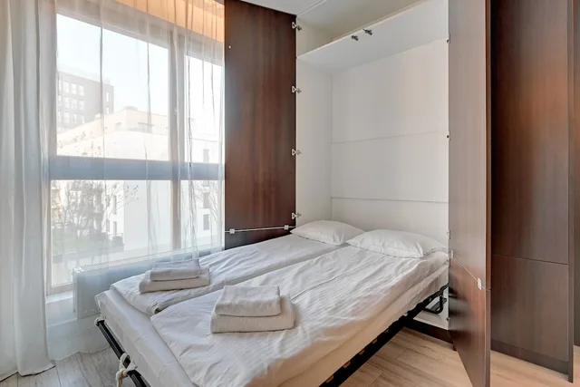 شقة ديلوكس بسريرين مزدوجين بشرفة بغرفة نوم واحدة مع أريكة، Apartinfo Aura Apartments 2/5