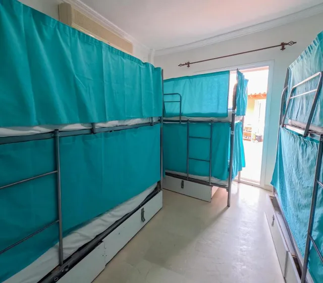 Mixed Dorm, Duque Nest Hostel 1/1