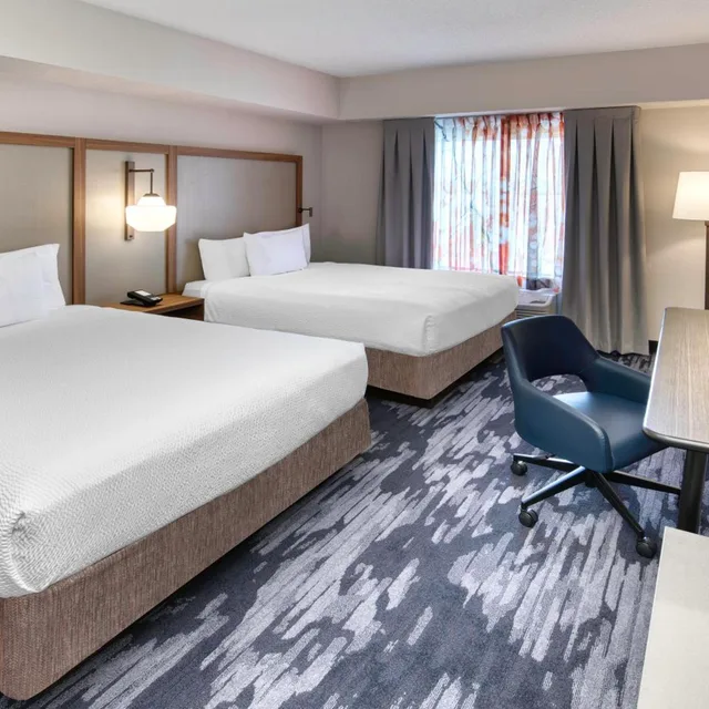 Room, King Bed, 2 Queen Beds, Fairfield Inn And Suites By Marriott Toronto Brampton 1/4