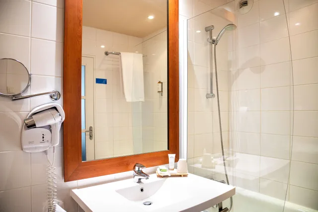 دوبلكس عائلي، Best Western Plus Hotel Colbert 6/7