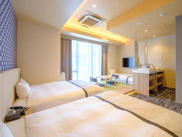 Deluxe, Luxury, Triple, 1 Single and 2 Double Beds، Tosei Hotel Cocone Tsukiji Ginza Premier 1/3