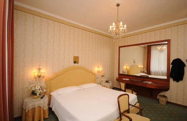 غرفة كلاسيكية ثلاثية، Grand Hotel Excelsior 3/7
