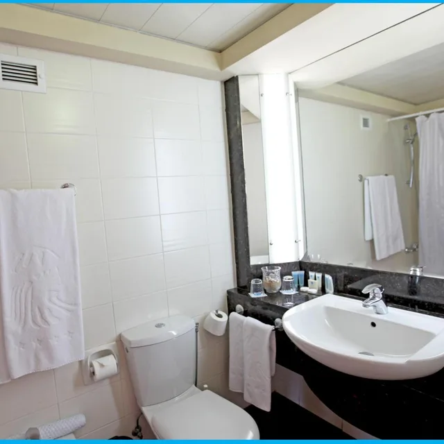 Standard, Double or Twin Bed, Inland View، Poseidonia Beach Hotel Limassol 2/3
