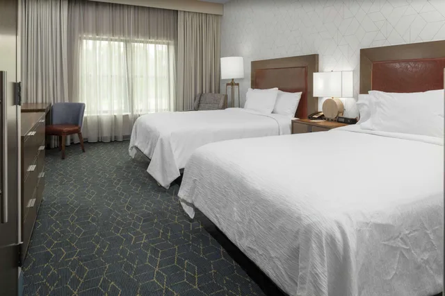 2 Rooms, Suite, 2 Queen Beds, Water View, Balcony، Embassy Suites by Hilton Grand Rapids Downtown, MI 1/2