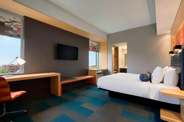 Savvy, Guest Room, King Bed, City View, Corner، ALOFT COLUMBIA DOWNTOWN 2/6