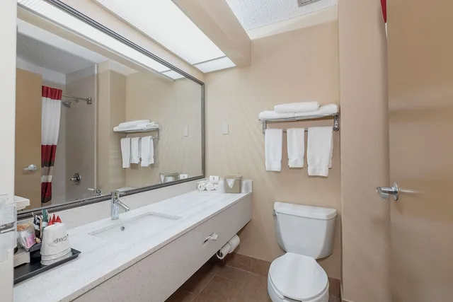 غرفة ديلوكس بسريرين كوين، Red Roof Inn and Suites Macon 7/7