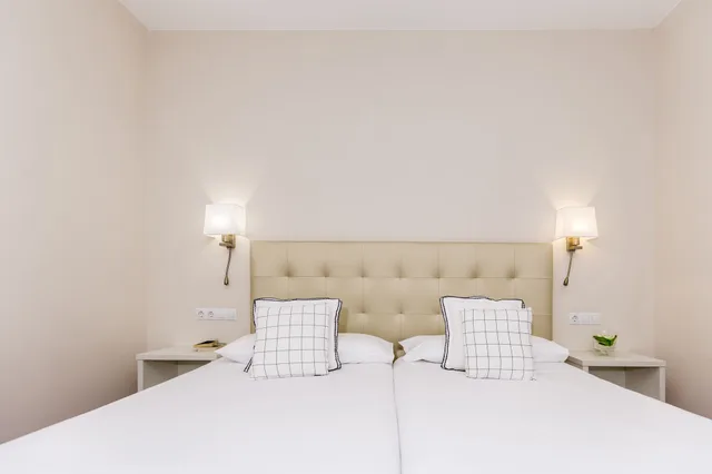غرفة خارجية بسرير مزدوج، Hotel Madrid 1/2
