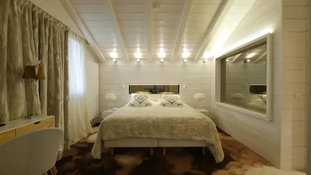 جناح بسرير كينج مع أريكة، Hôtel Tsanteleina 4/8