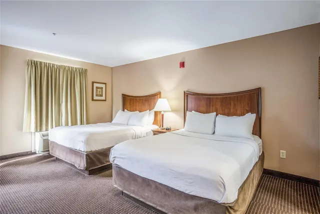جناح بسريرين كوين لذوي الإعاقة، MainStay Suites Port Saint Joe South 1/3