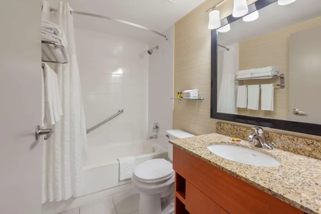 Suite, King Bed, Sofa, High Floor, Best Western Plus Rose City Suites 10/10