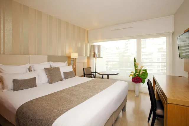 شقة كلاسيكية بسرير مزدوج بغرفة نوم واحدة مع أريكة، RESIDHOME COURBEVOIE LA DEFENSE 1/5
