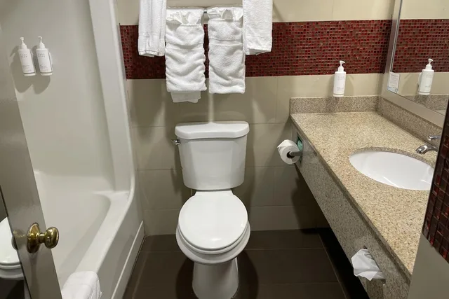 غرفة بسرير كينج، Days Inn by Wyndham Jersey City / NYC Area 5/5