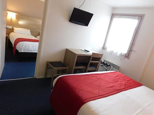 غرفة رباعية بسرير مزدوج وسريرين منفصلين، Hotel the Originals Tours Sud Ambacia Ex Inter Hotel Tours Sud Ambacia 4/7