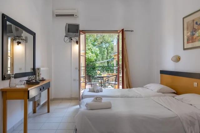 غرفة اقتصادية بسريرين منفصلين، Wilde Rose Hotel 1/2