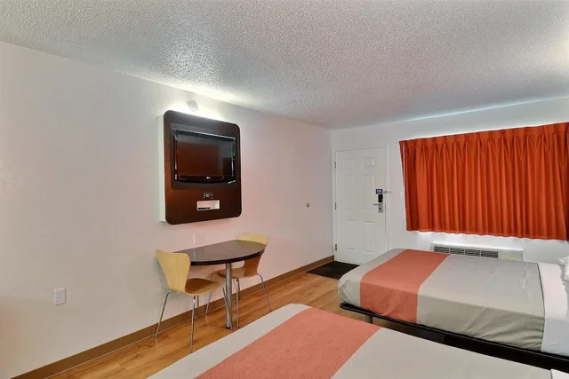 غرفة بريميوم بسريرين كوين، Motel6 Tewksbury, MA - Boston 3/5