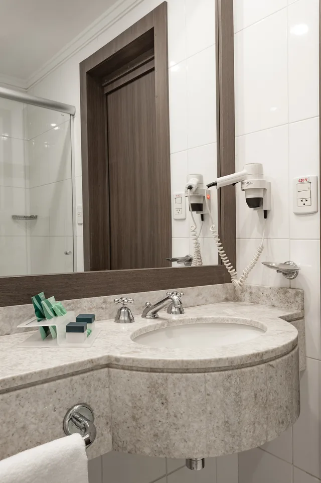 Luxury, Twin Beds, Slaviero Hotel Guarulhos Aeroporto 3/3