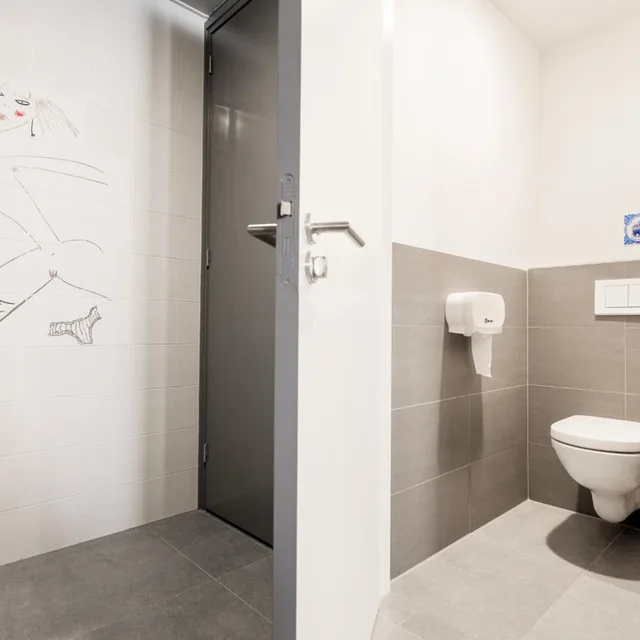 House, Shared Bathroom، Hotel Not Hotel 6/9