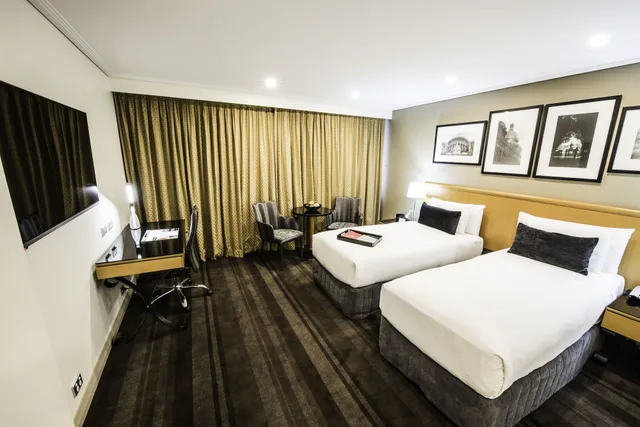 غرفة ديلوكس رباعية بسريرين مزدوجين، RYDGES WORLD SQUARE 4/7