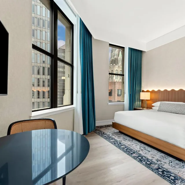 غرفة بسرير كوين لذوي الإعاقة، Kimpton Hotel Monaco Baltimore Inner Harbor 1/7