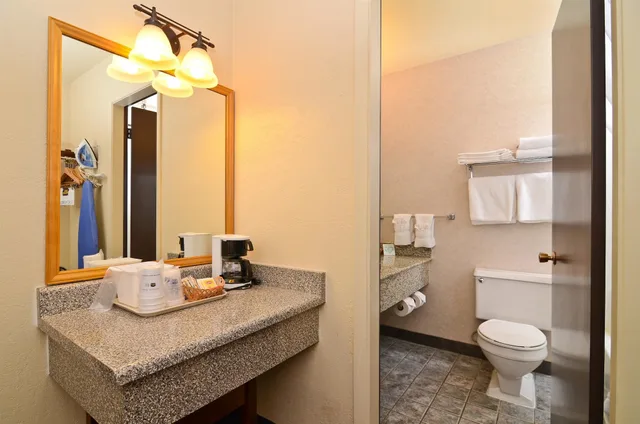 Standard, 2 Double Beds, Smoking, Best Western Valdez Harbor Inn 4/4