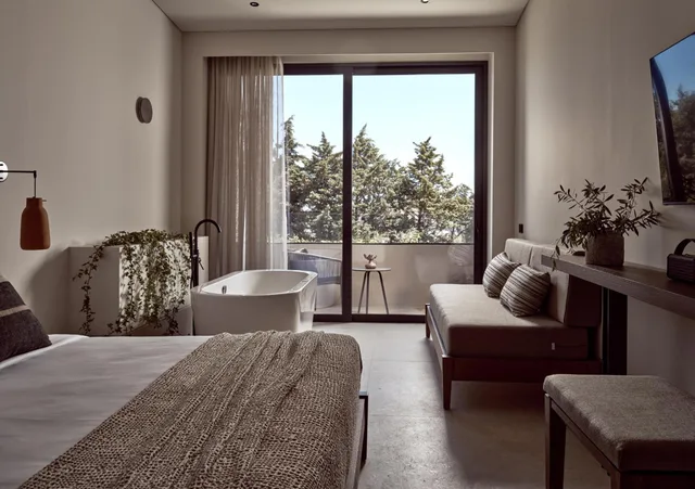 جناح جونيور بجاكوزي، Contessina Hotel 9/9