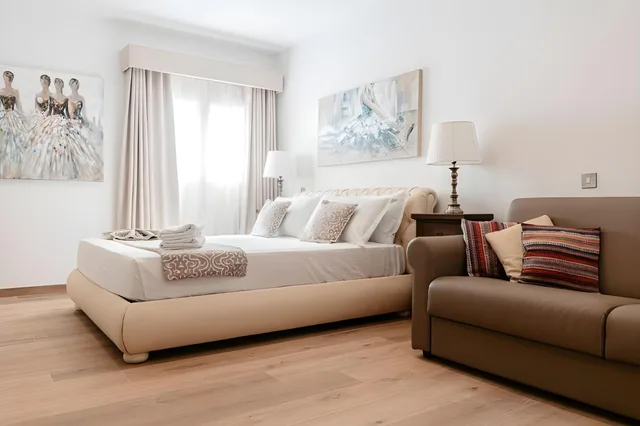 جناح بسرير كوين في الملحق، PALAZZO VIOLETTA 1/1