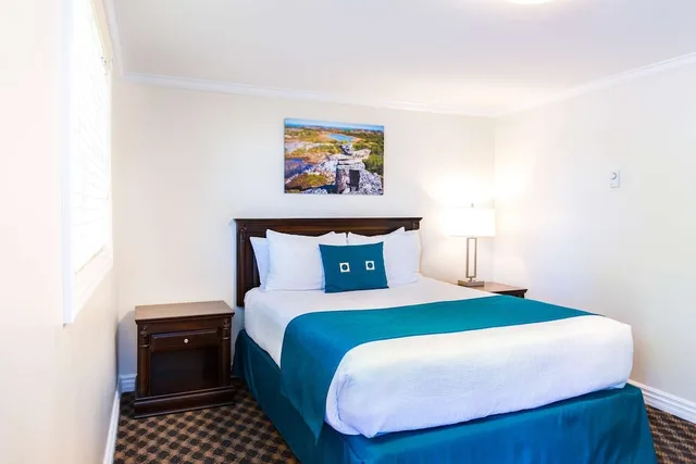 Royal Inn & Suites، كورنر بروك 13/50