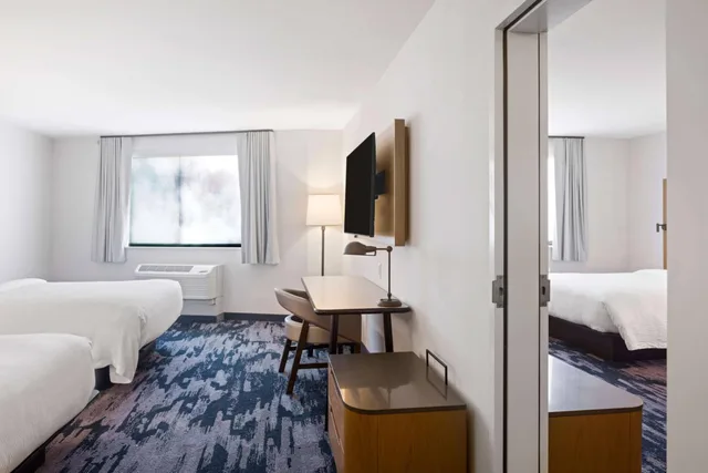 غرفة بسريرين كوين بحوض استحمام لذوي الإعاقة، Fairfield Inn & Suites by Marriott San Diego Pacific Beach 5/6